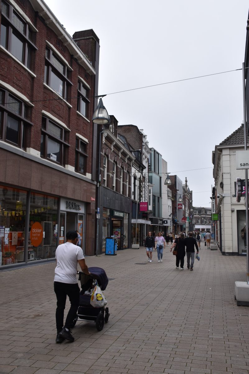 Heuvelstraat Tilburg, Winkelcentrums